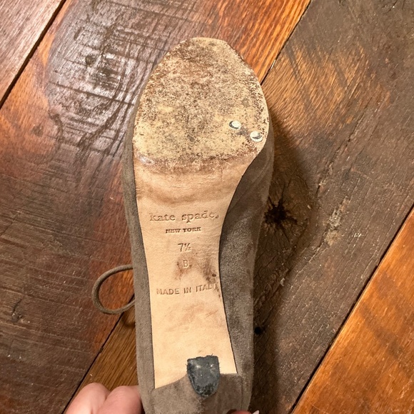 Kate Spade New York Karmela Taupe Suede Booties Made in Italy Size 7.5 - Picture 8 of 9